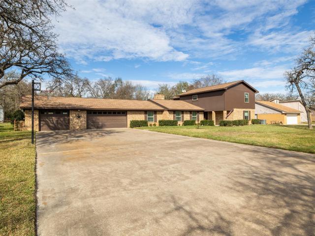 House for sale in Milam, Texas