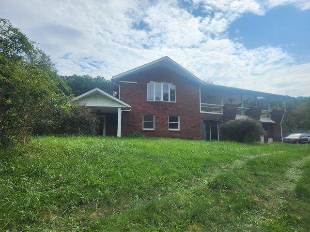 House for sale in Mapleton Depot, Pennsylvania