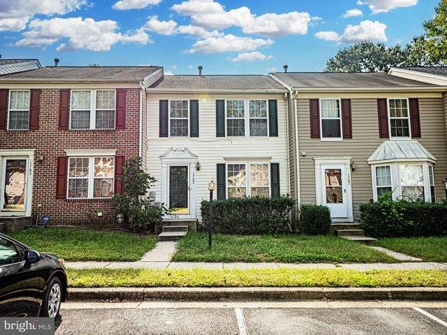 Townhouse for sale in Reece Heights, Severn