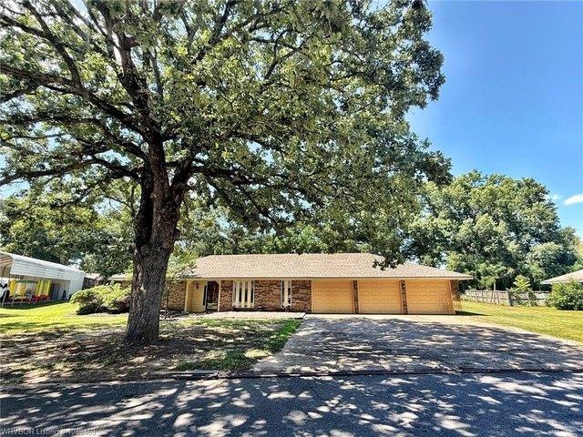 House for sale in Sallisaw, Oklahoma