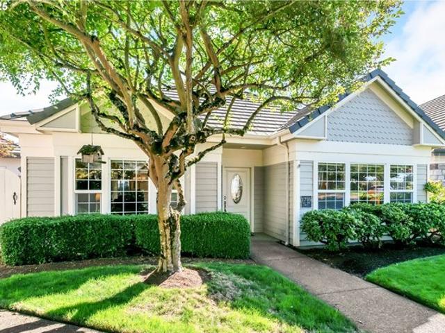 Townhouse for sale in Lake Shore Estates, Eugene