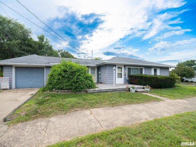 House for sale in Pekin, Illinois