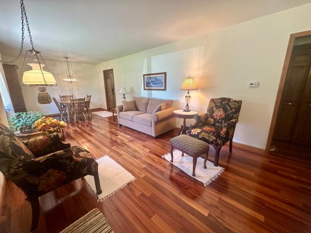 House for sale in Mchenry, Illinois
