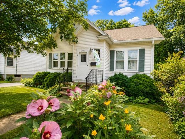 House for sale in Dixon, Illinois