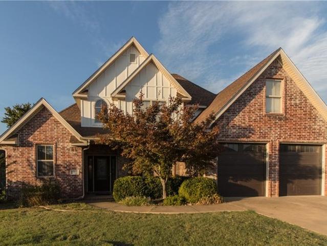 House for sale in Rogers, Benton County