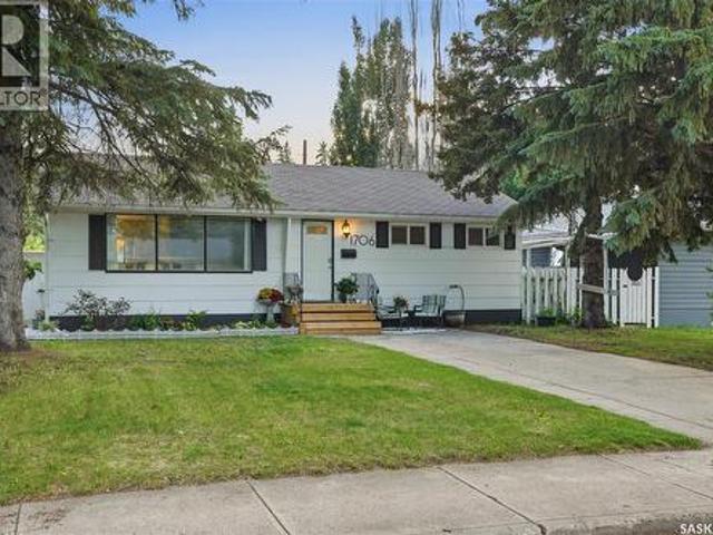 House for sale in Holliston, Saskatoon