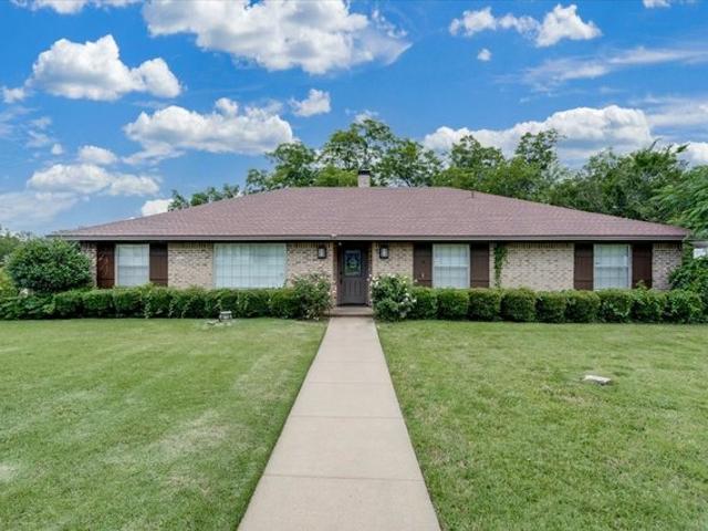 House for sale in Pantego, Texas