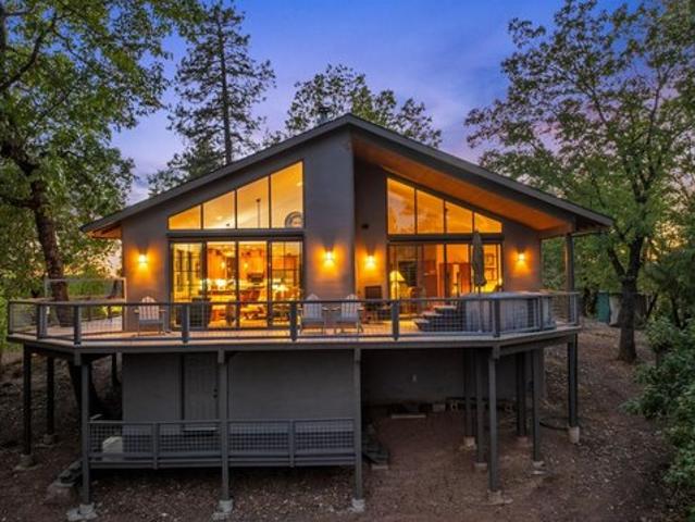 House for sale in Pine Grove, California