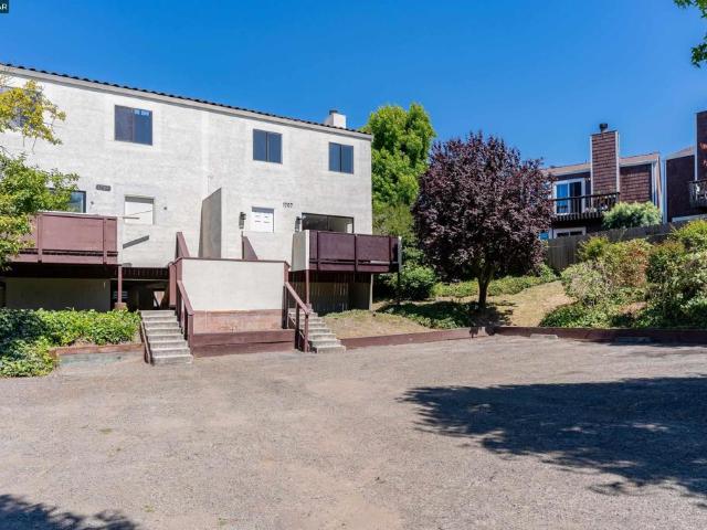 Condo for sale in Pinole, California