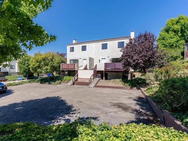 Condo for sale in Pinole, California