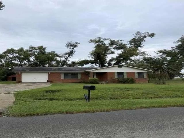 House for sale in Douglas, Coffee County