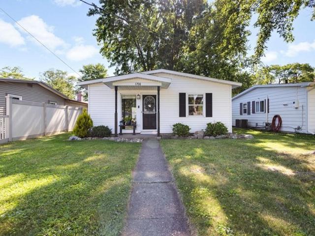House for sale in Mishawaka, Indiana