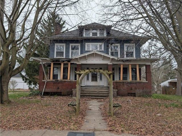 House for sale in Niagara, New York