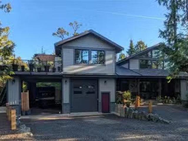 House for sale in Clayoquot, British Columbia