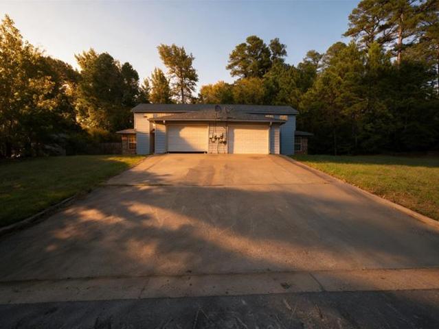 House for sale in Tyler, Smith County