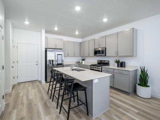 Townhouse for sale in Saratoga Springs, Utah