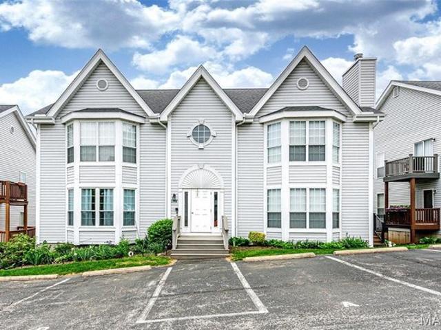 Condo for sale in Ballwin, Missouri