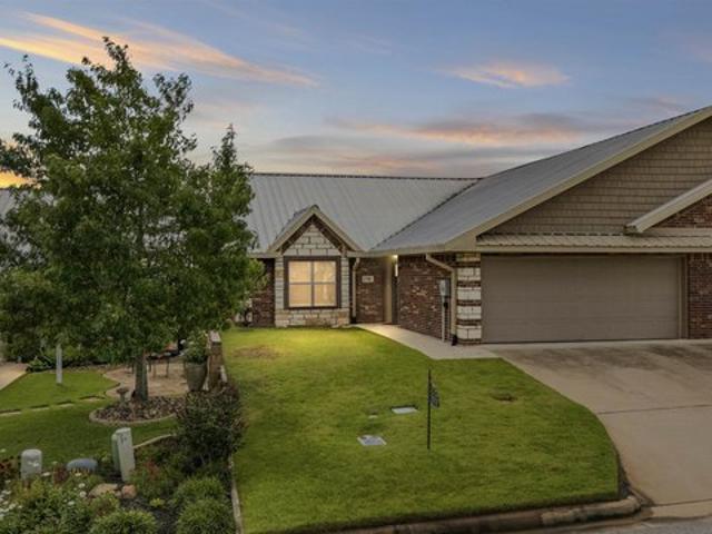 Townhouse for sale in Premier Parks, Longview