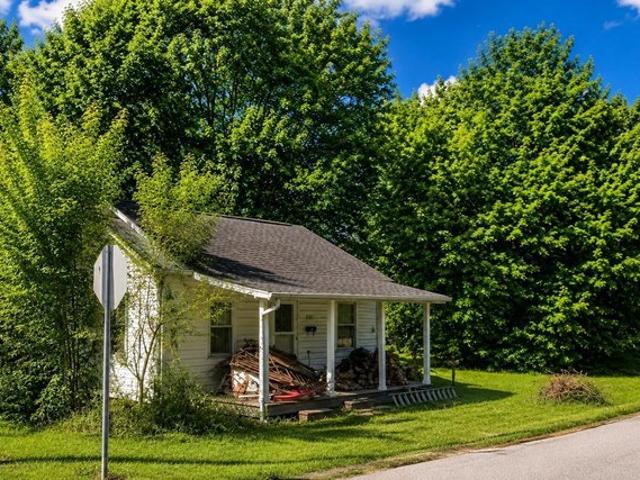 House for sale in Petersburg, Indiana