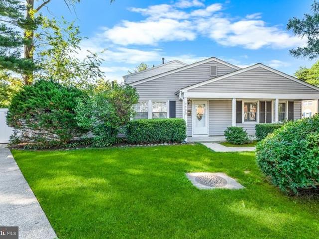 Condo for sale in Crofton, Maryland