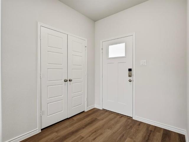House for sale in Ennis, Ellis County