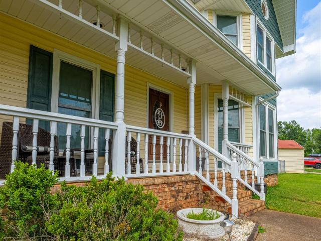 House for sale in Weaver