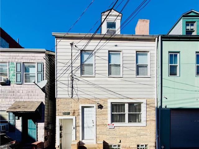 House for sale in Pittsburg, Pennsylvania