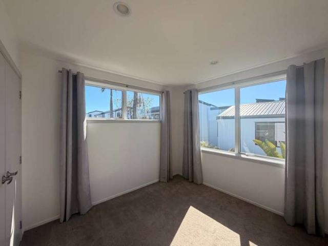 Townhouse for rent in Mount Wellington, Oroua County