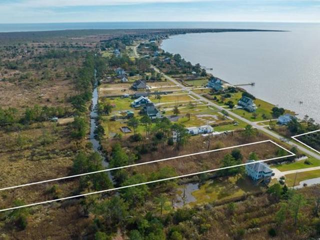 Land for sale in Stumpy Point, North Carolina