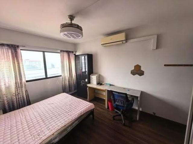 Apartment for rent in Bukit Batok West, Singapore