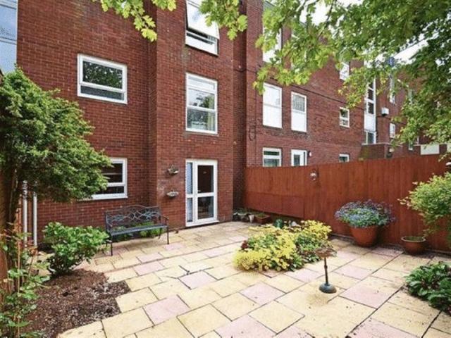 Apartment for rent in Brookside, Telford