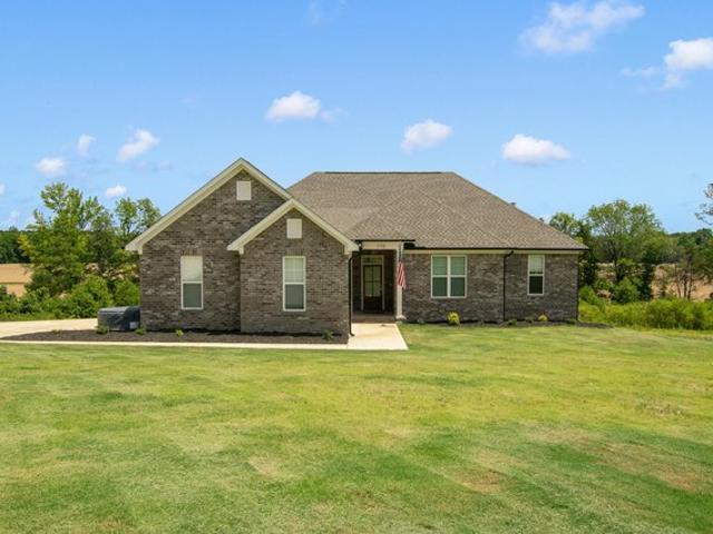 House for sale in Mooreville, Mississippi