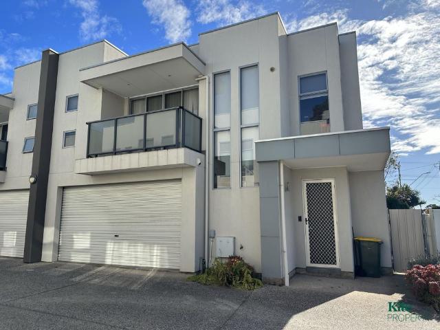 Townhouse for rent in Adelaide, City Of Charles Sturt