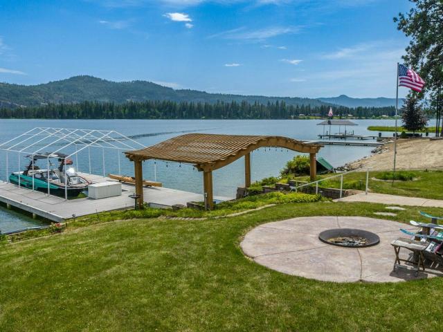 House for sale in Sandpoint