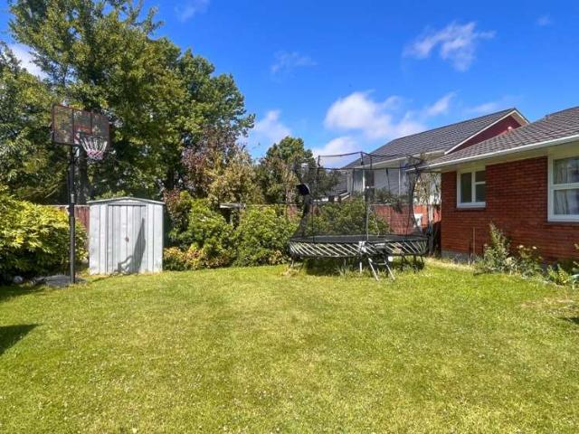 House for rent in Chaslands, Canterbury