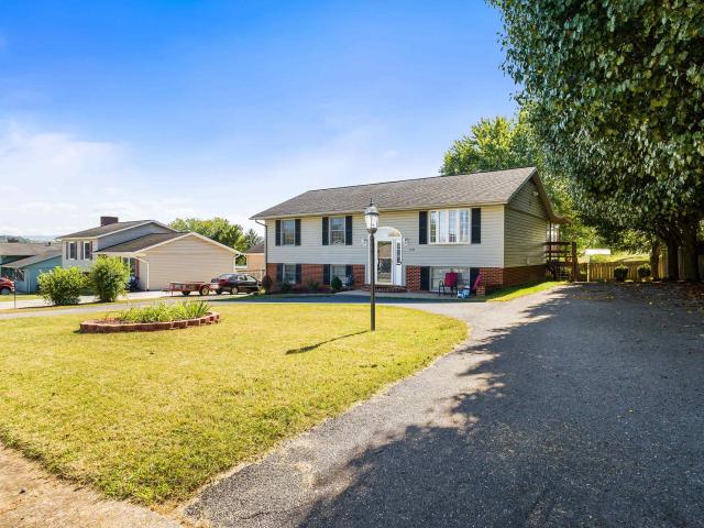 House for sale in Broadway, Virginia