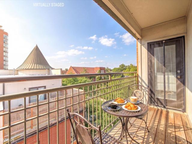 Condo for sale in Oak Park, Illinois