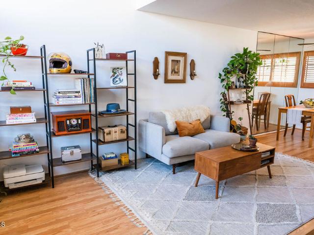 Condo for sale in Pasadena, California