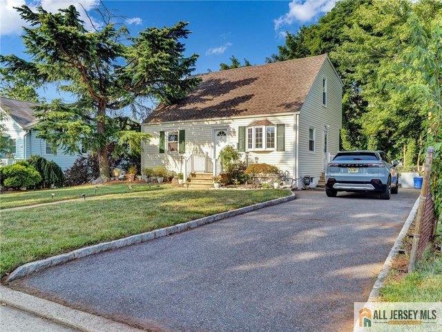 House for sale in Edison, New Jersey