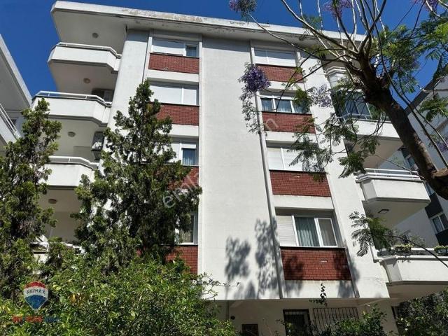 Karşiyaka, İzmir içerisinde satılık mülk
