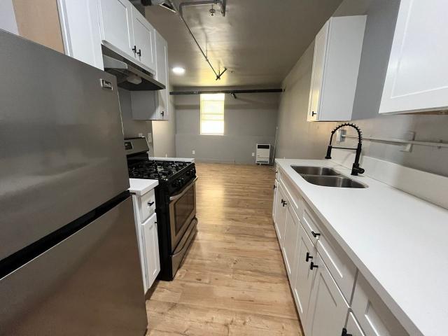Apartment for rent in Canoga Park, California