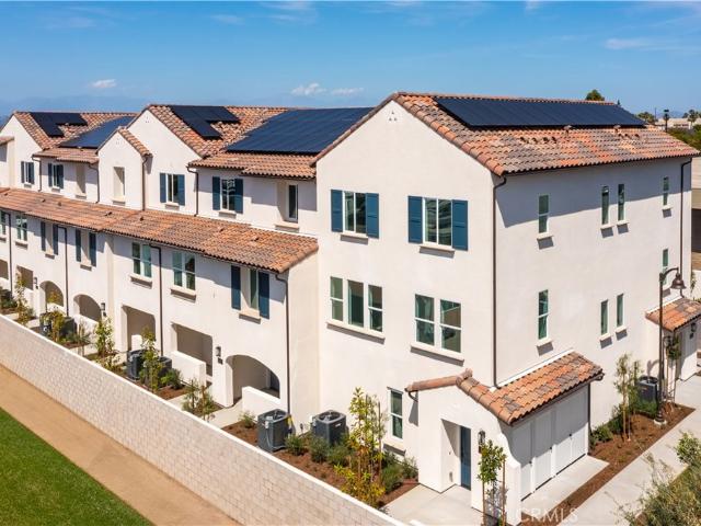 Townhouse for sale in Cypress, California