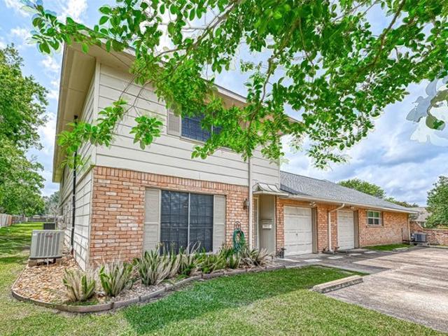 Condo for sale in Friendswood, Texas