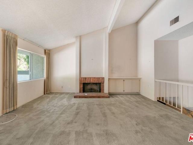 Condo for sale in Pacific Palisades, Los Angeles