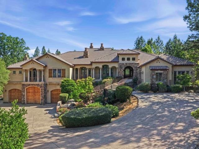 House for sale in Applegate, California