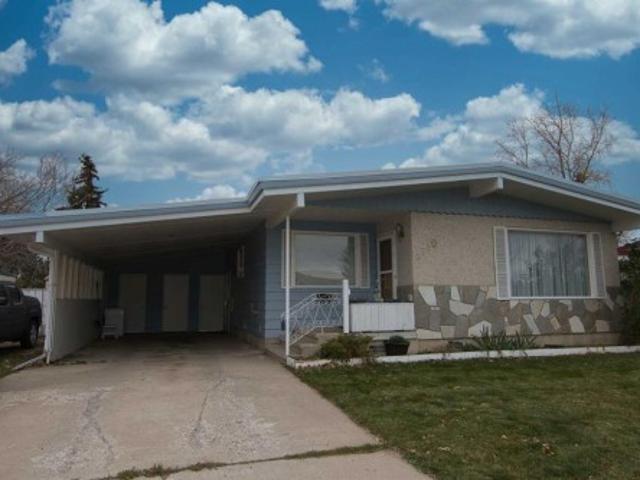 House for sale in Winston Churchill, Lethbridge