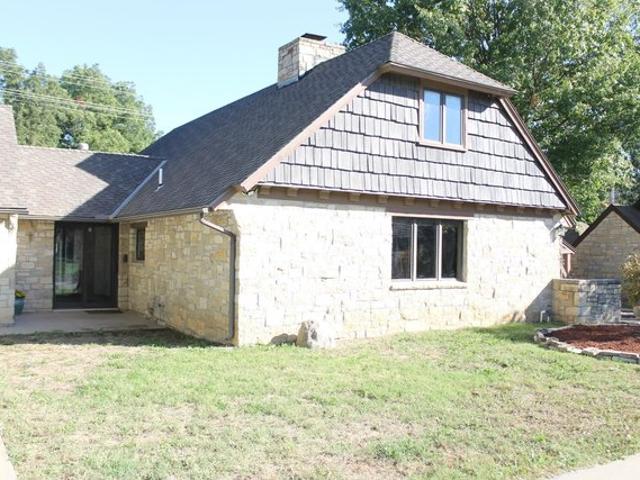 House for sale in Winfield, Cowley County