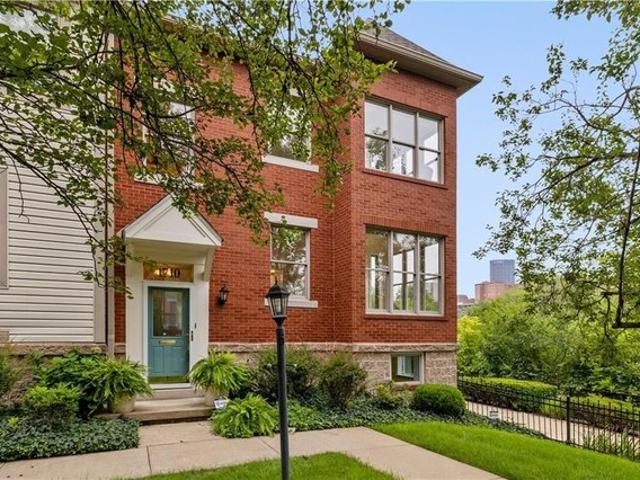 Townhouse for sale in Pittsburg, Pennsylvania