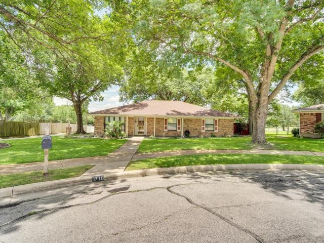 House for sale in Ellis, Texas