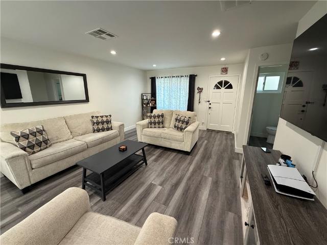 Townhouse for sale in Canoga Park, California